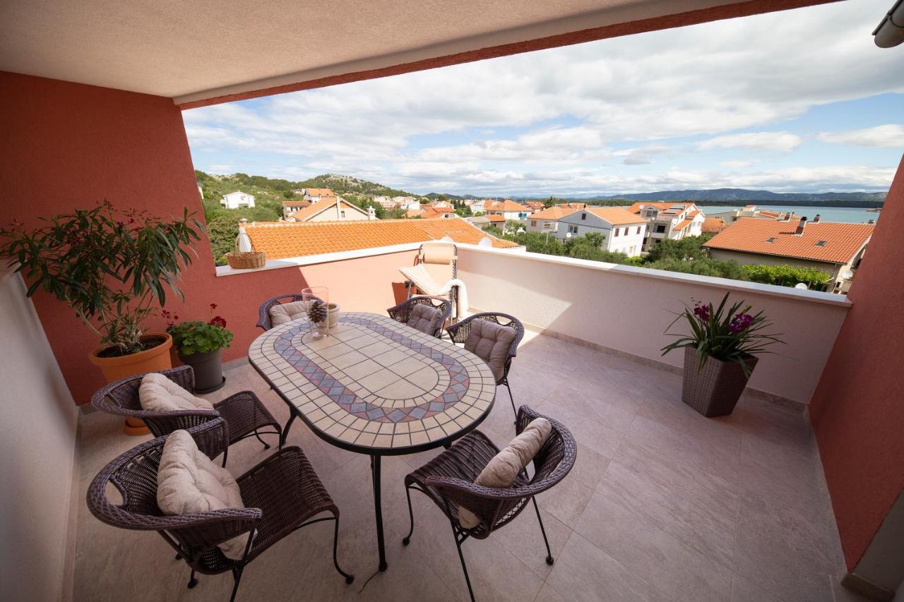Apartments Leonarda Murter Exterior foto