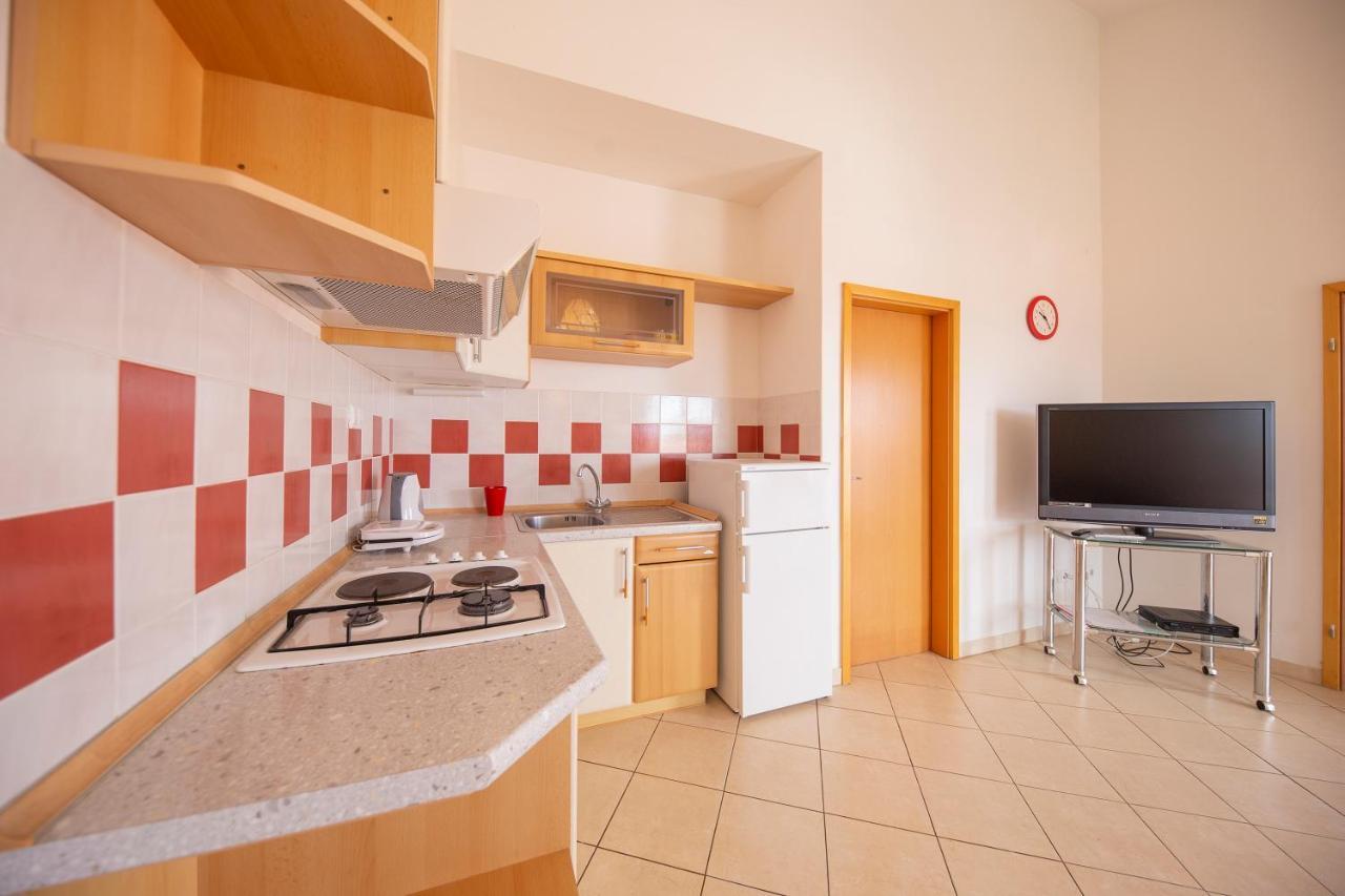 Apartments Leonarda Murter Exterior foto